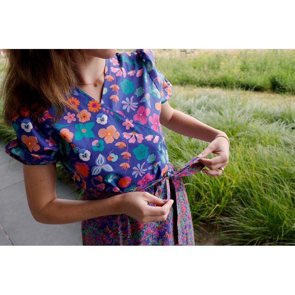 katoen bloemen Nerida Hansen royal blue