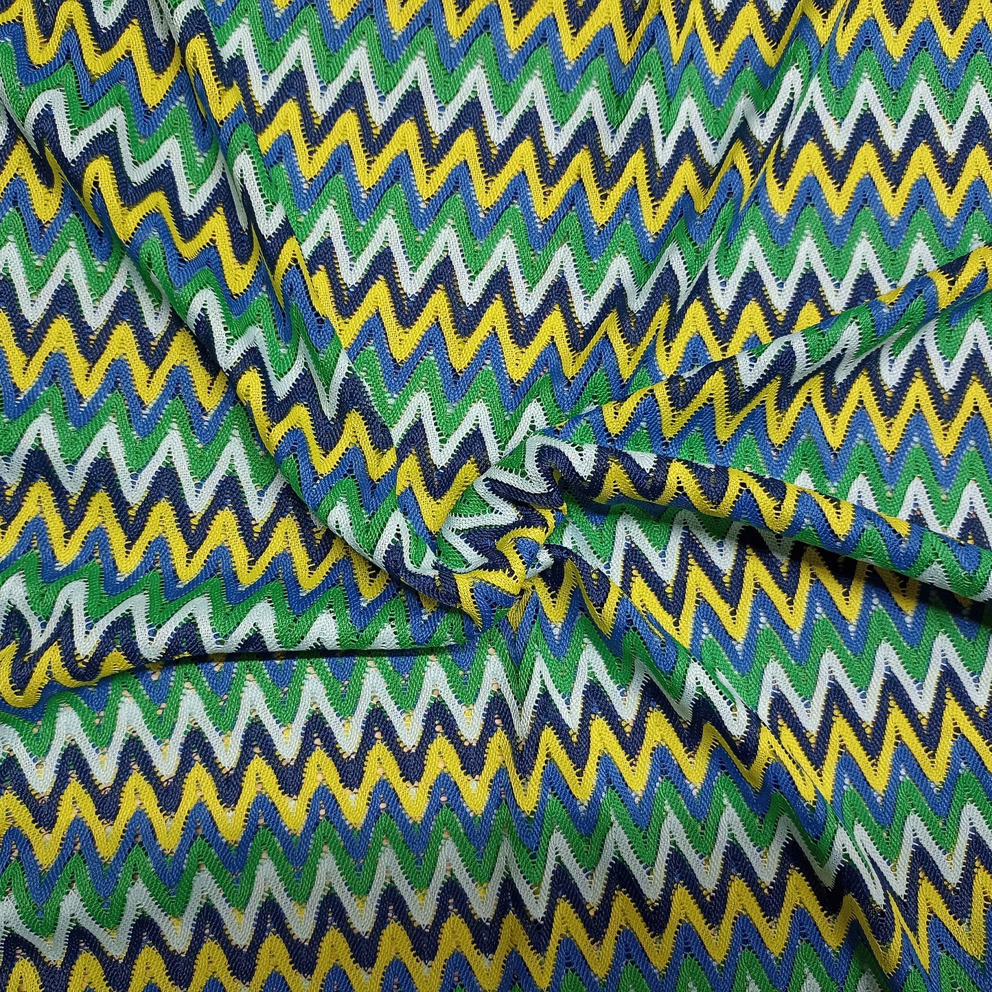 Gehaakte stof zigzag multicolor