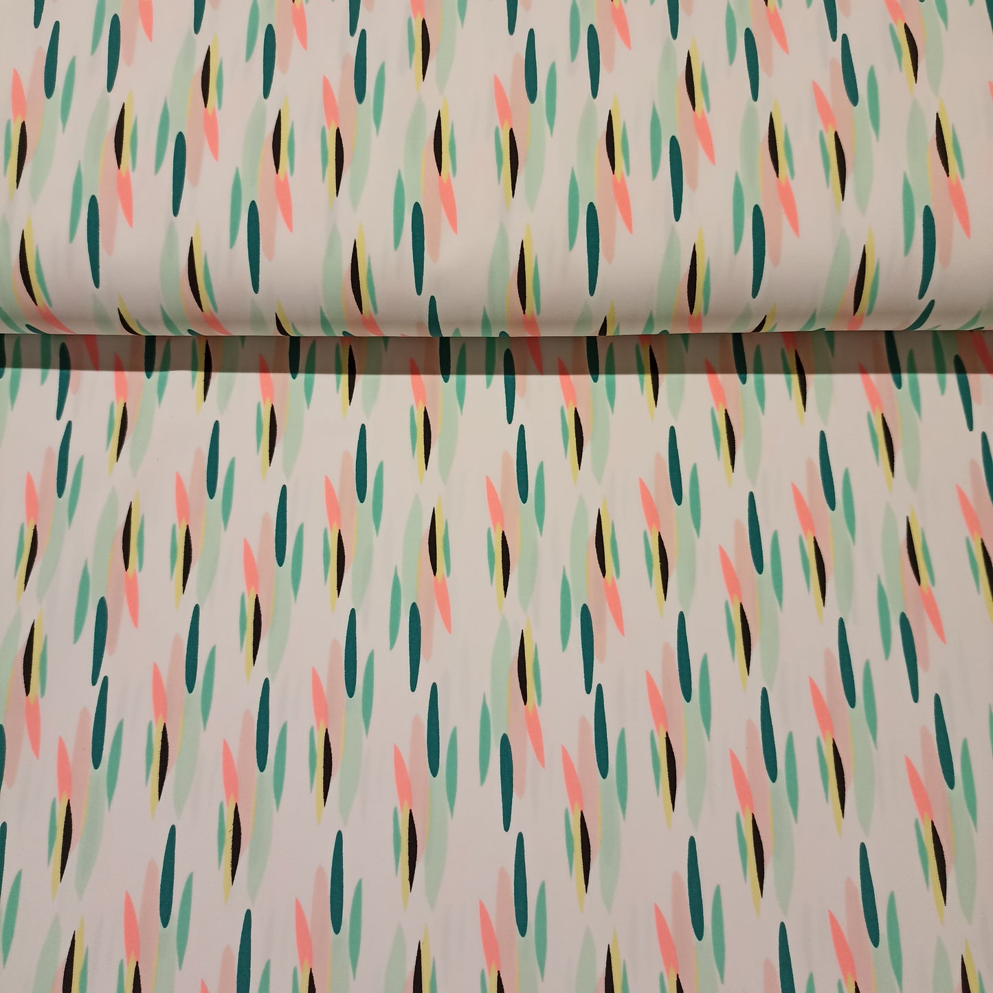 lycra pastel vlekken op wit