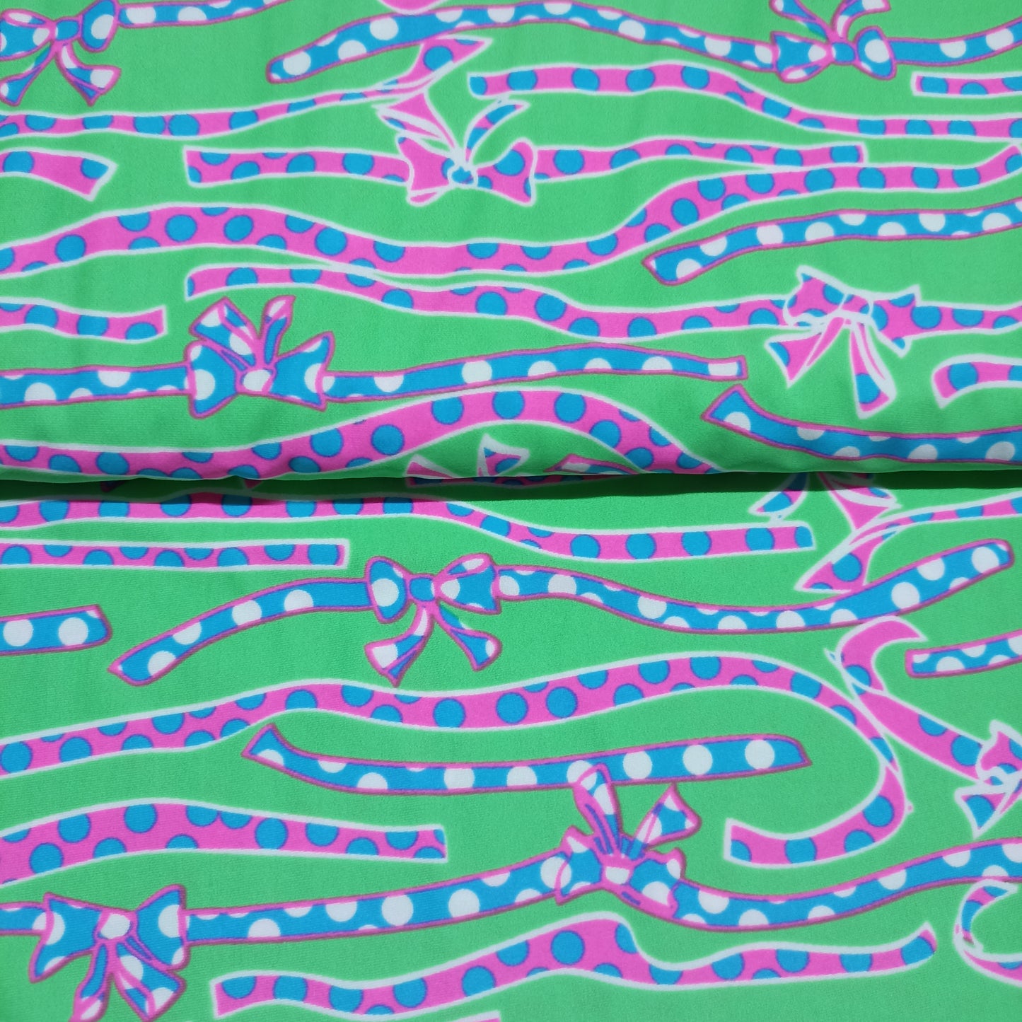 lycra strikken op groen