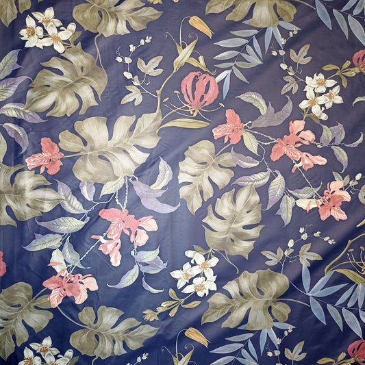 K-way tropische planten op jeansblauwe achtergrond